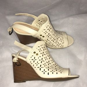 Dollhouse wedge sandals